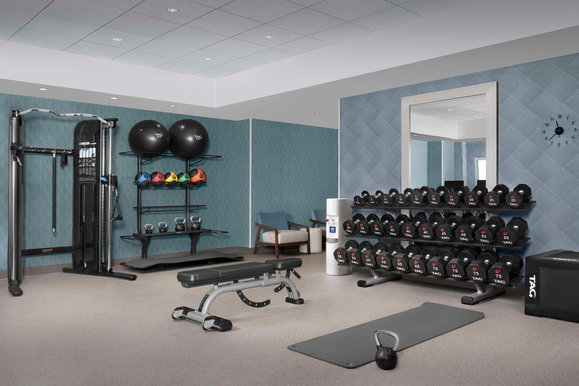 Home2 Suites By Hilton Falls Church Exteriör bild